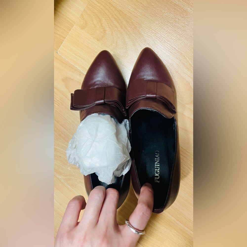 Brand New Burgendy Mid-heels Shoe without box Size 8